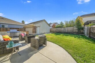 1716 Newark Ln in Suisun City, CA - Foto de edificio - Building Photo