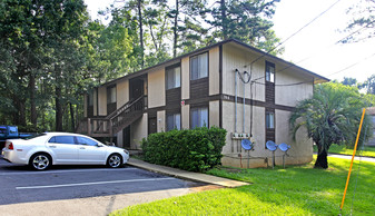 744 Pointe Ct Apartments