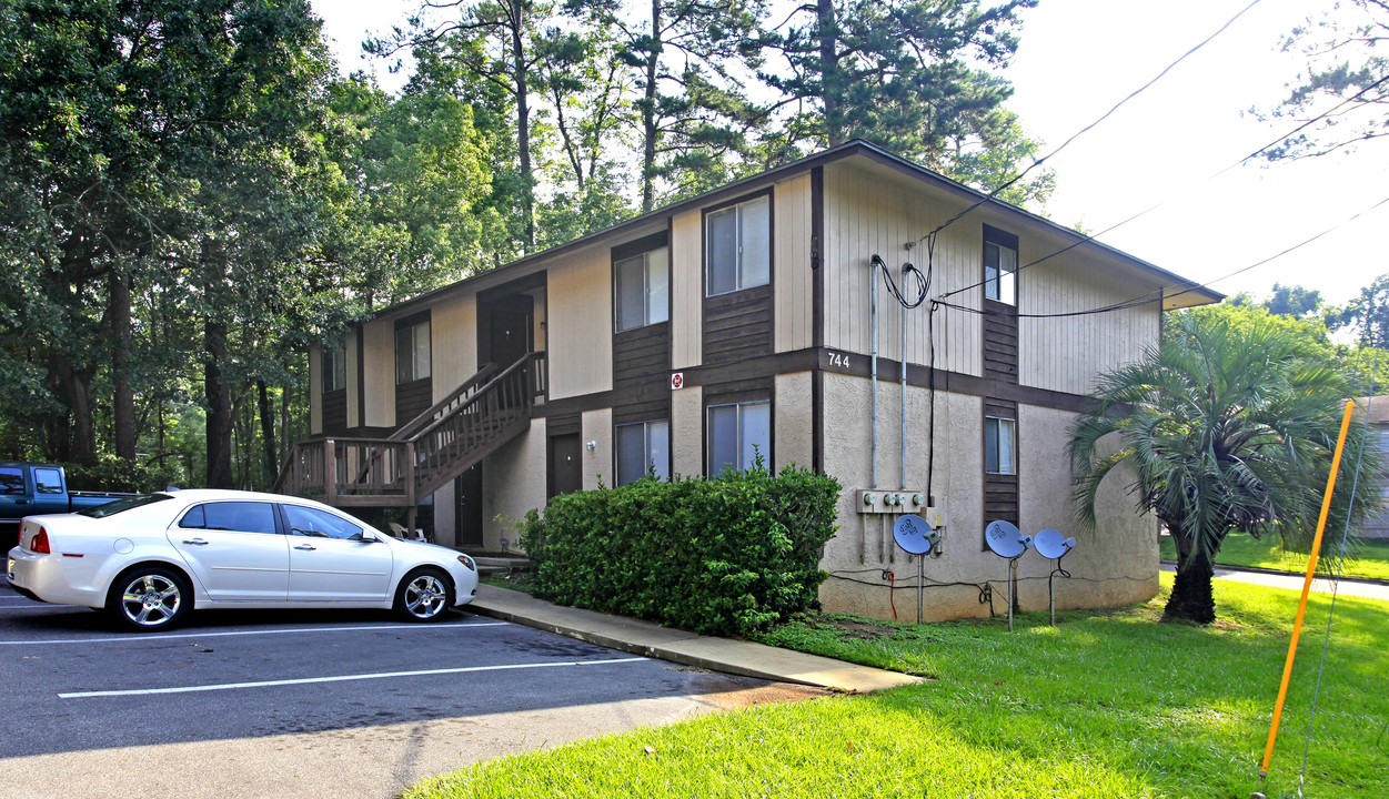 744 Pointe Ct in Tallahassee, FL - Building Photo