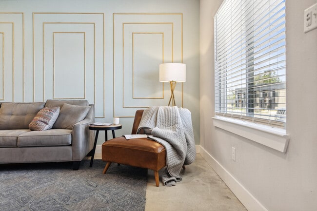 219 W 22nd St in Bryan, TX - Foto de edificio - Building Photo