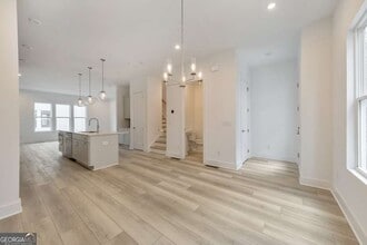 517 Motivation Cir NW, Unit 218 in Atlanta, GA - Building Photo - Building Photo