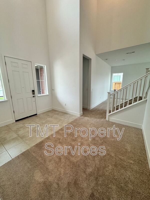 10315 Marama Wy in Elk Grove, CA - Building Photo - Building Photo