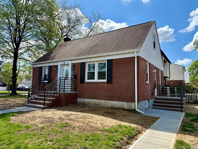 48 79th Ave in New Hyde Park, NY - Building Photo - Building Photo