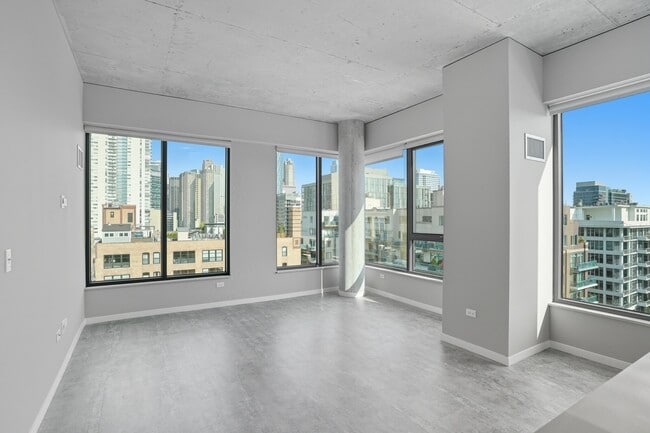 property at 979 W Washington Blvd