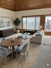 98 Rockland St in Swampscott, MA - Building Photo - Building Photo