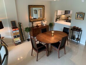 1100 N Shore Dr NE, Unit 504 in St. Petersburg, FL - Building Photo - Building Photo