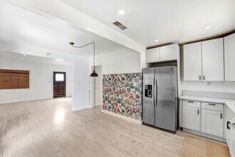 265 Plymouth Dr in Pasadena, CA - Building Photo - Building Photo