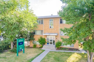 2428 14th St SW in Calgary, AB - Building Photo