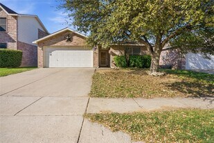 3825 Cane River Rd in Fort Worth, TX - Building Photo