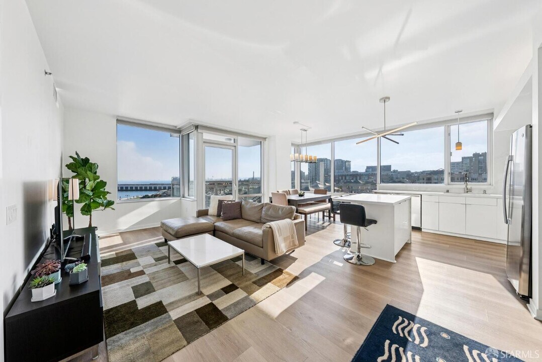 501 Beale St in San Francisco, CA - Building Photo