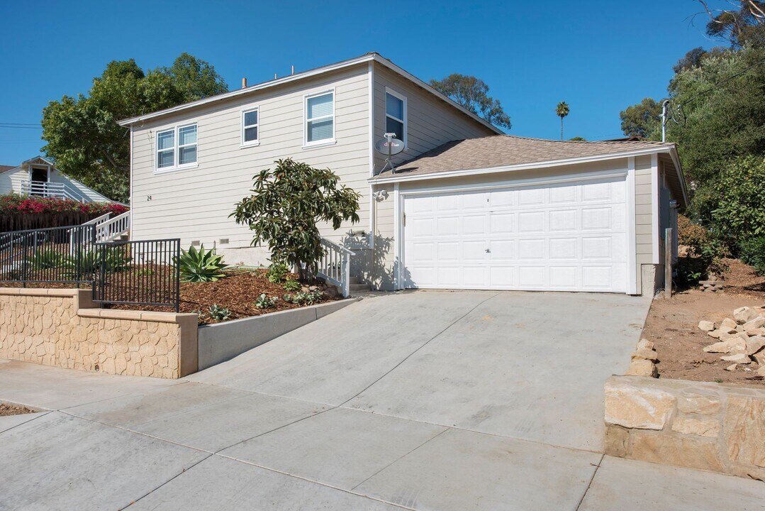 24 N Salinas St in Santa Barbara, CA - Building Photo