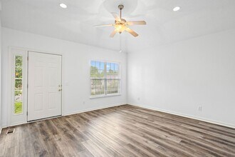 5009 Legacy Dr in Springfield, TN - Building Photo - Building Photo