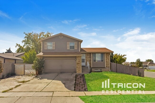 property at 3982 Contadora Ln
