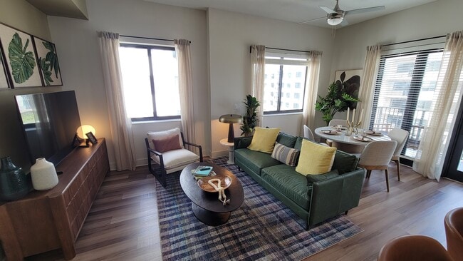 6840 SW 28th Ter, Unit B1 in Miami, FL - Building Photo - Building Photo