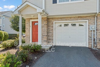 10 Alfred Ave in Franklin Township, NJ - Building Photo - Building Photo