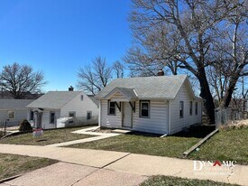 403 S Wayland Ave in Sioux Falls, SD - Building Photo