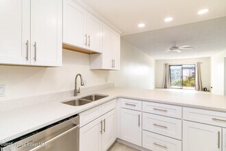 4105 Ocean Beach Blvd in Cocoa Beach, FL - Building Photo - Building Photo