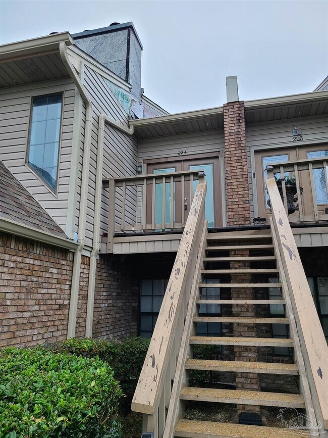 property at 7150 Plantation Rd