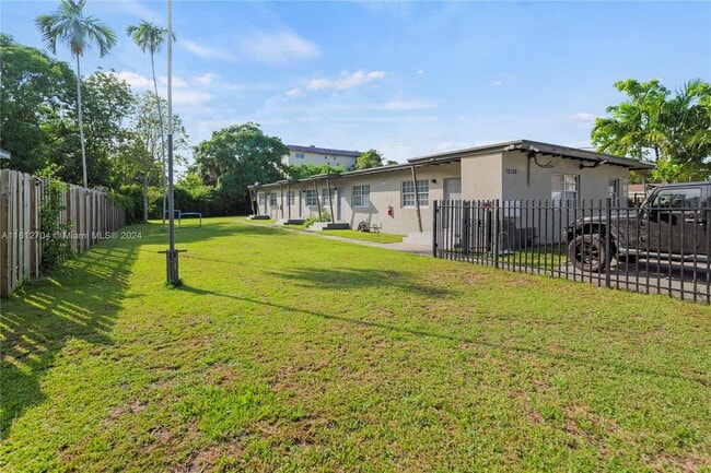 12108 NE 5th Ave, Unit 4