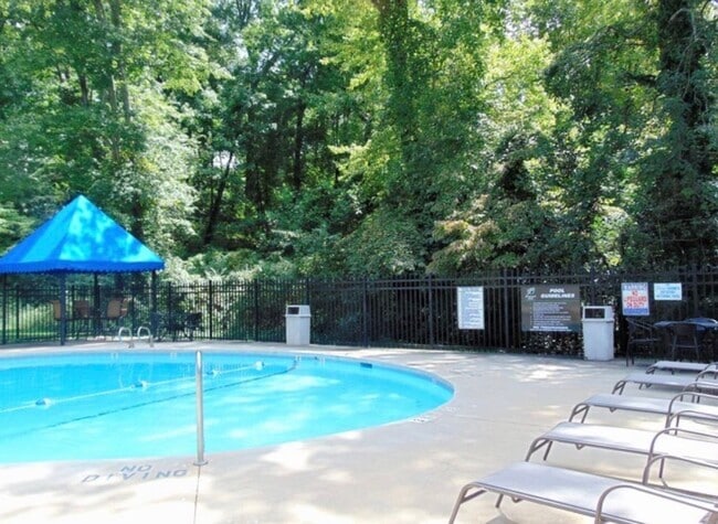 1512 Benjamin Pkwy in Greensboro, NC - Building Photo - Building Photo