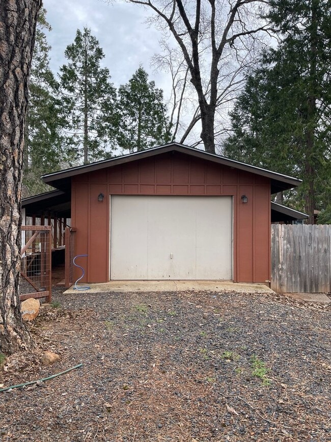 6311 Janine Ct in Magalia, CA - Building Photo - Building Photo