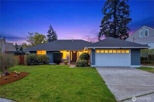 6516 122nd Pl SE in Bellevue, WA - Building Photo