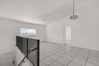 7641 W 29th Way in Hialeah, FL - Building Photo - Building Photo