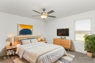 2721 Ctr Crk Ln in Fort Worth, TX - Foto de edificio - Building Photo