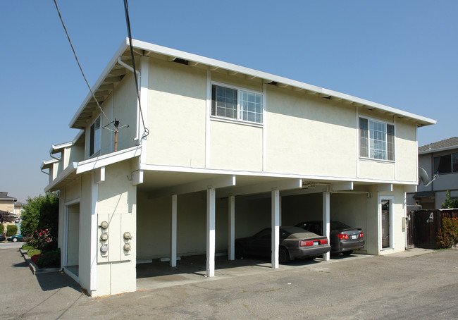 523 Penitencia St in Milpitas, CA - Foto de edificio - Building Photo