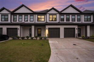 1341 Parc Bench Rd in Atlanta, GA - Building Photo