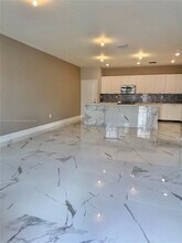 8348 NW 43rd St in Doral, FL - Building Photo - Building Photo