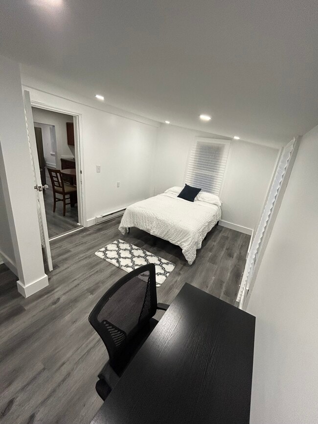 82 Chapin St, Unit Student room for January in Binghamton, NY - Building Photo - Building Photo