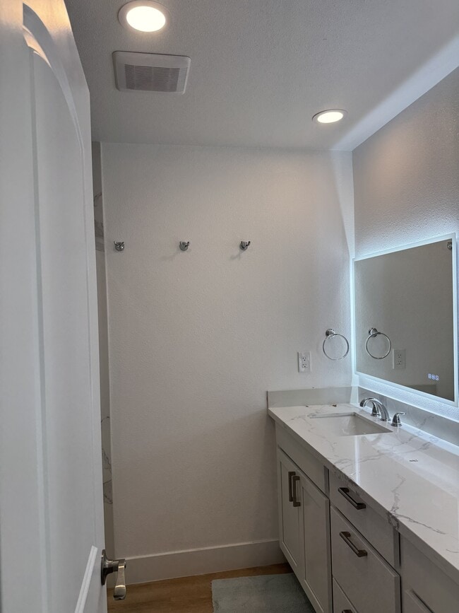 942 Santa Clara St in Santa Clara, CA - Building Photo - Building Photo