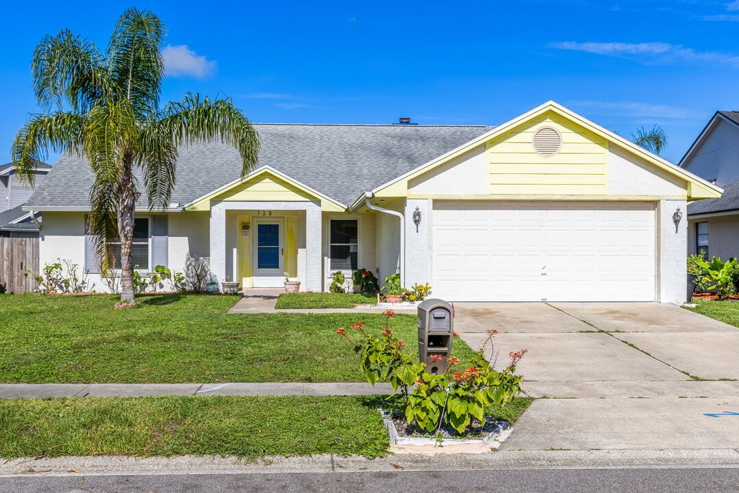 738 Rosalie Way in Winter Springs, FL - Building Photo