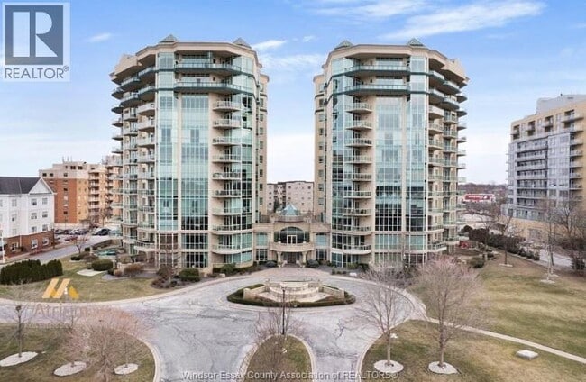 property at 5055 Riverside Dr E