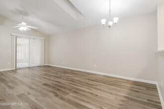 8761 Pinevalley Ln in Jacksonville, FL - Building Photo - Building Photo