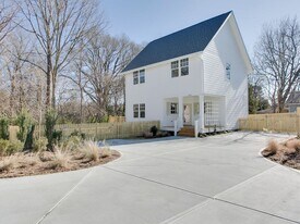 1108 N Hyde Park Ave in Durham, NC - Building Photo