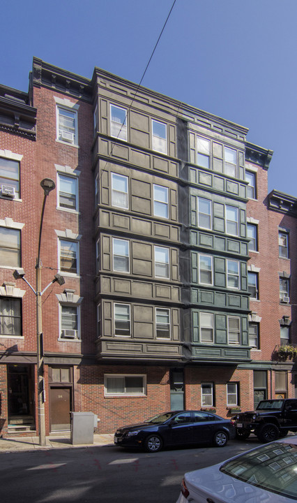 24 Battery St in Boston, MA - Building Photo