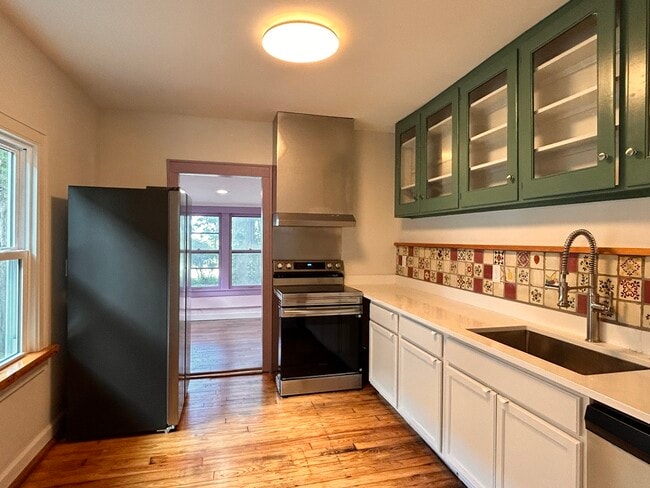 property at 1624 Madison Ave