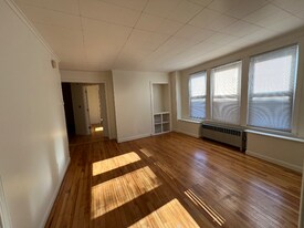 865 B St, Unit # 1 in South Portland, ME - Building Photo