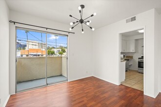 5943 Carlton Way in Los Angeles, CA - Building Photo - Building Photo
