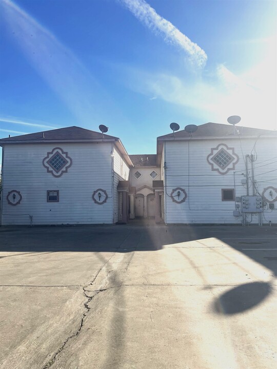 2803 Bayard St in Laredo, TX - Building Photo