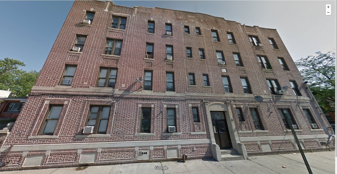 155 Weldon St in Brooklyn, NY - Building Photo