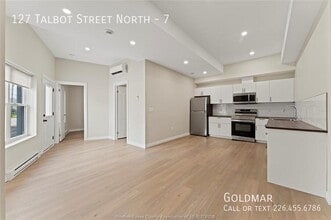 127 Talbot St N in Essex, ON - Building Photo - Building Photo