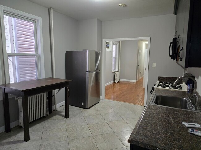 222 Danforth Ave, Unit 1 in Jersey City, NJ - Building Photo - Building Photo