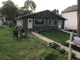 2131 Cedar Ln in Mound, MN - Building Photo