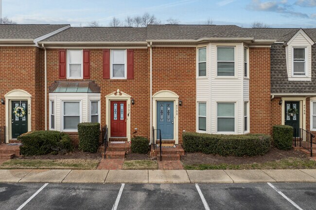 Bay Quarters Condominiums in Virginia Beach, VA - Building Photo - Building Photo