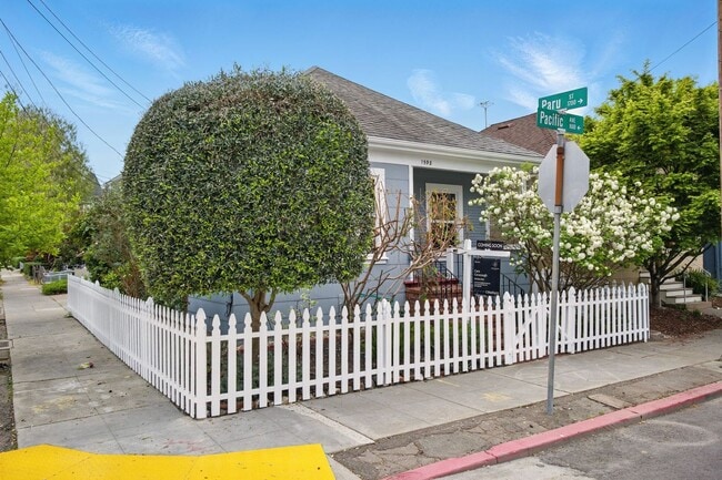 1598 Pacific Ave in Alameda, CA - Building Photo - Building Photo