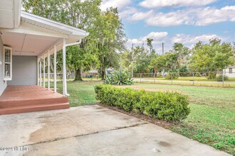 15207 Robert Ave in Jacksonville, FL - Building Photo - Building Photo