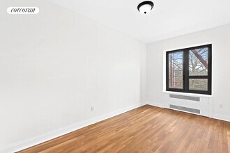 420-424 Central Prk W in New York, NY - Building Photo - Building Photo